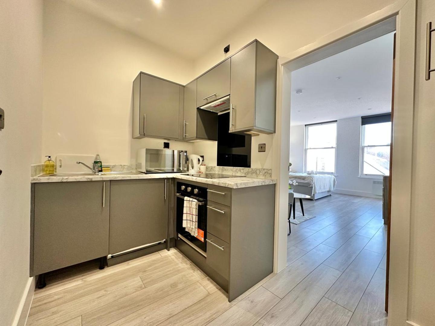 Sleek Stylish 1 Bedroom Leeds * Leeds (West Yorkshire)