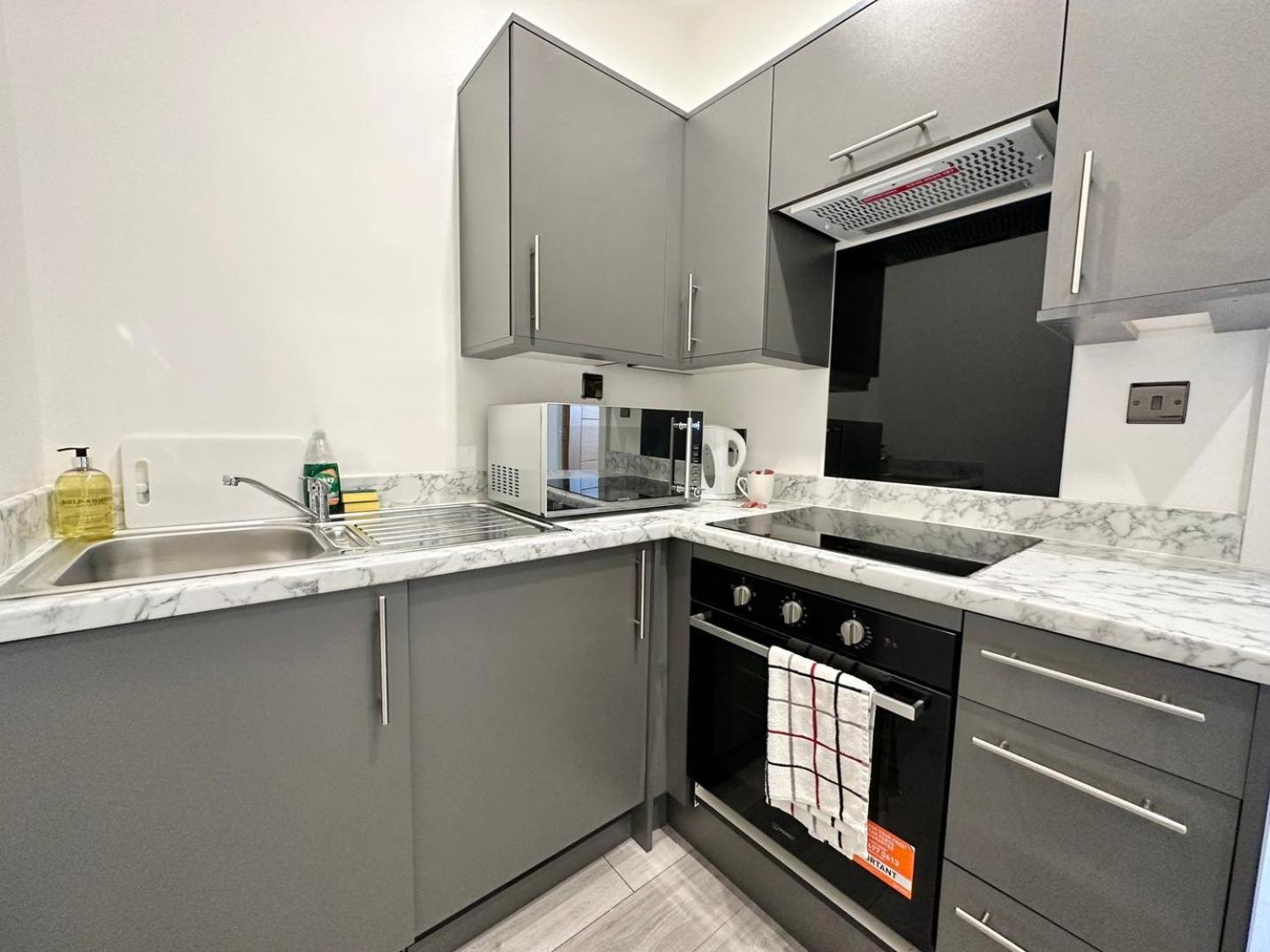 Sleek Stylish 1 Bedroom Leeds * Leeds (West Yorkshire)
