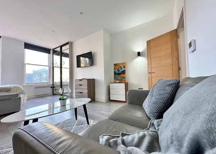 Sleek Stylish 1 Bedroom Leeds City Apartment