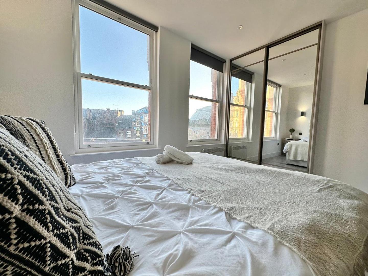 Apartment Sleek Stylish 1 Bedroom Leeds